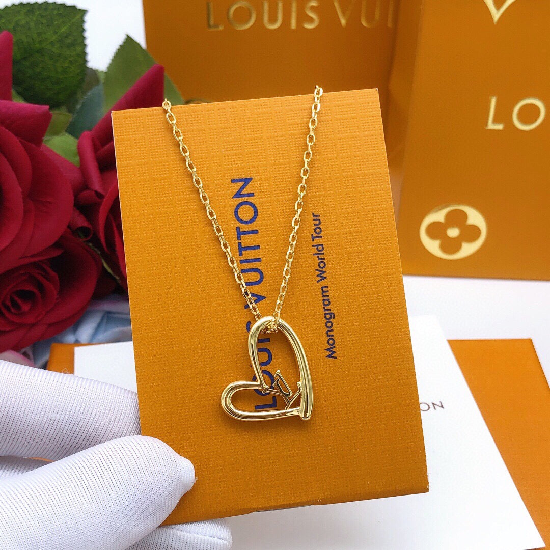 Heart Pendant Necklace in Gold-Tone – Design 003 side detail