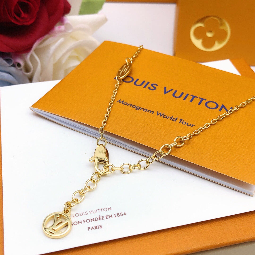 Bag Motif Pendant Necklace in Polished Metal-Tone – Bag Detail detail view
