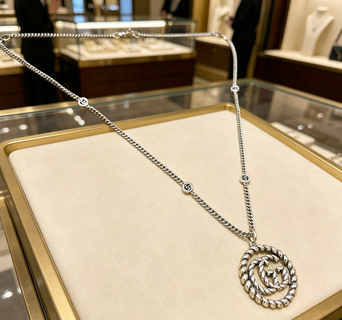 Double-G Emblem Pendant Necklace in Silver-Tone – Vintage Detail – Design 007 front product view