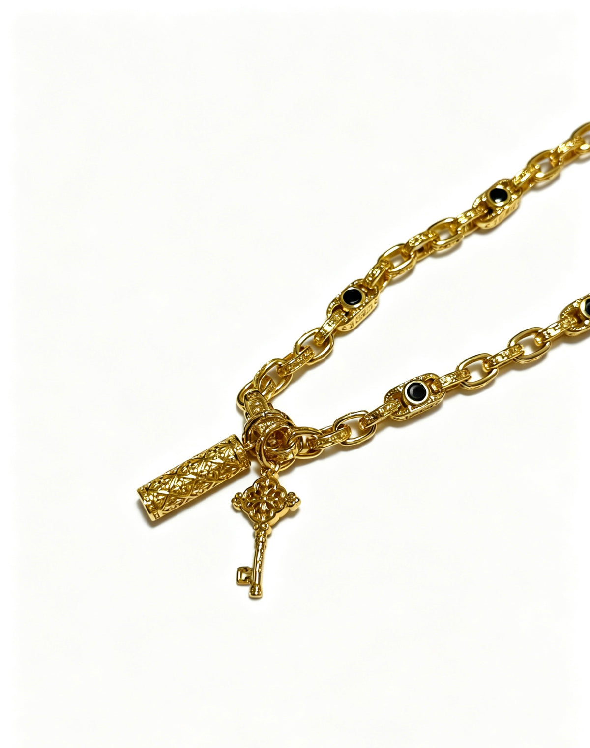 Cross Pendant Necklace in Antique Silver-Tone – Design 01 side detail