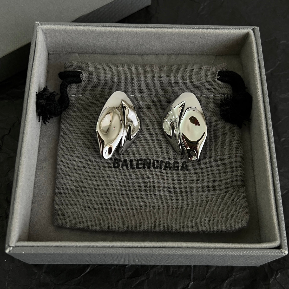 Geometric Emblem Stud Earrings in Polished Metal-Tone – Design 002 side detail