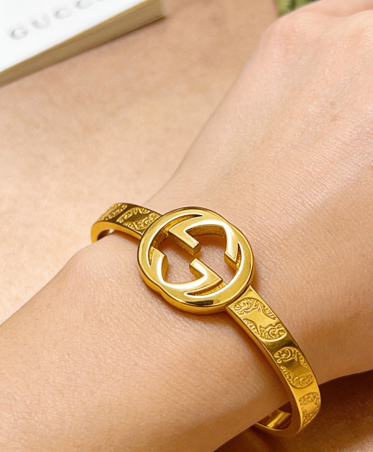 Double-G Emblem Bangle in Polished Metal-Tone – Design 004 front product view