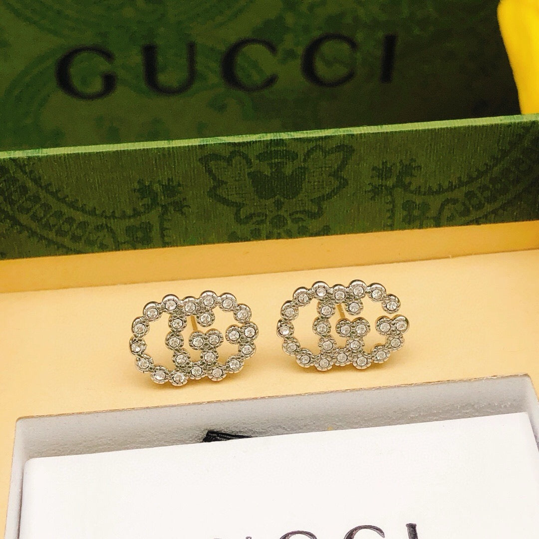 Double-G Emblem Stud Earrings in Polished Metal-Tone – Vintage Detail – Design 005 side detail