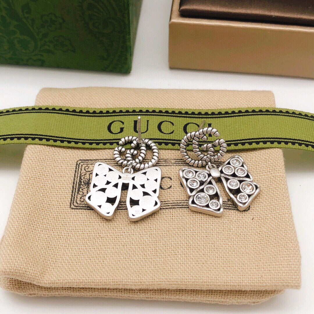 Double-G Emblem Statement Earrings in Silver-Tone – Design 001 detail view