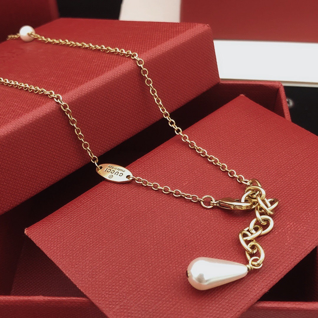 Double-G Emblem Pendant Necklace in Gold-Tone – Design 008 detail view
