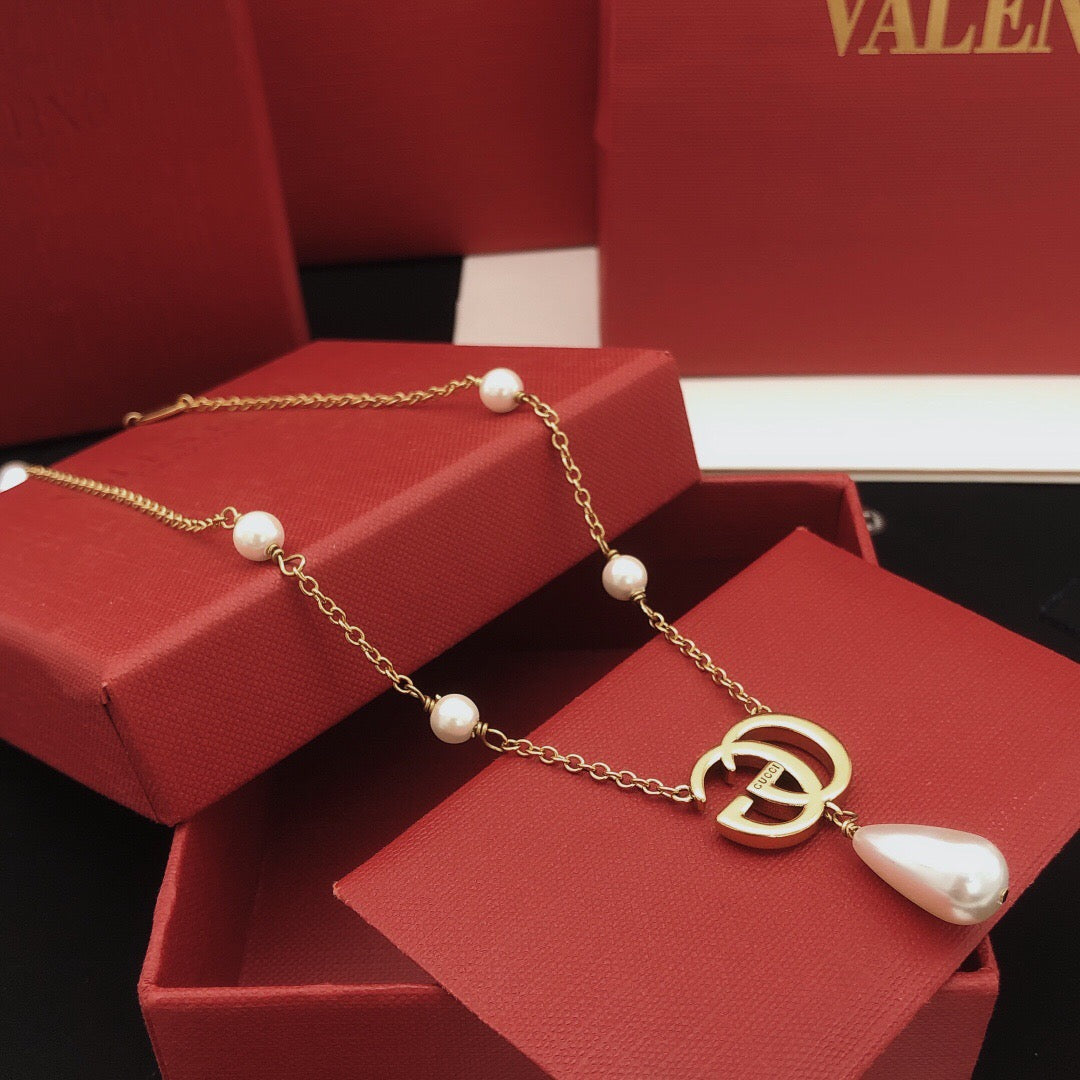 Double-G Emblem Pendant Necklace in Gold-Tone – Design 008 front product view