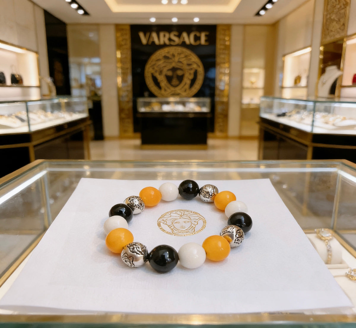 Medusa Head Beaded Bracelet with Agate-Style Beads – Rock-Inspired – Design 02 detail view