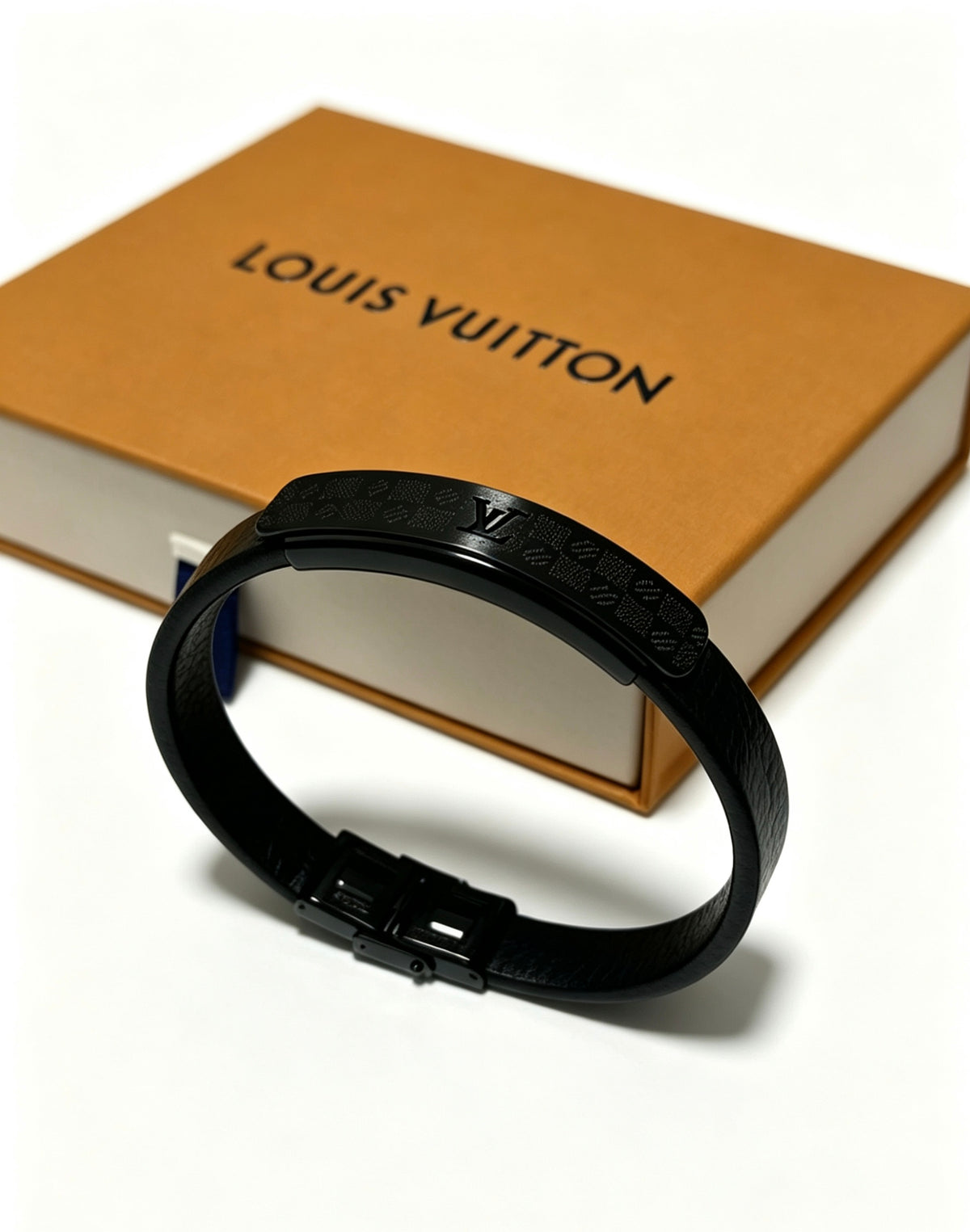 Chain Bangle in Silver-Tone – Blue Detail – Design 004 side detail