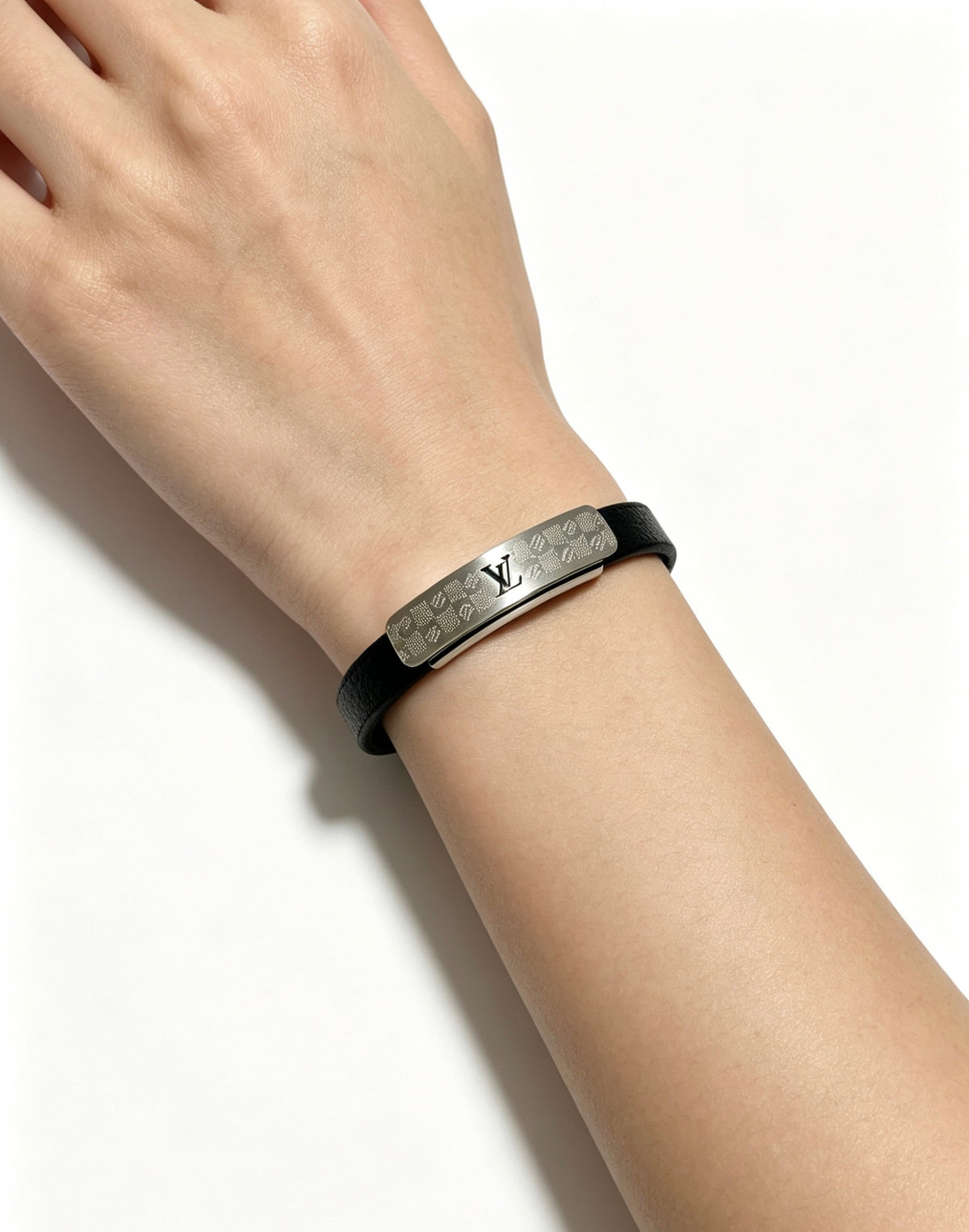 Chain Bangle in Silver-Tone – Blue Detail – Design 003 side detail