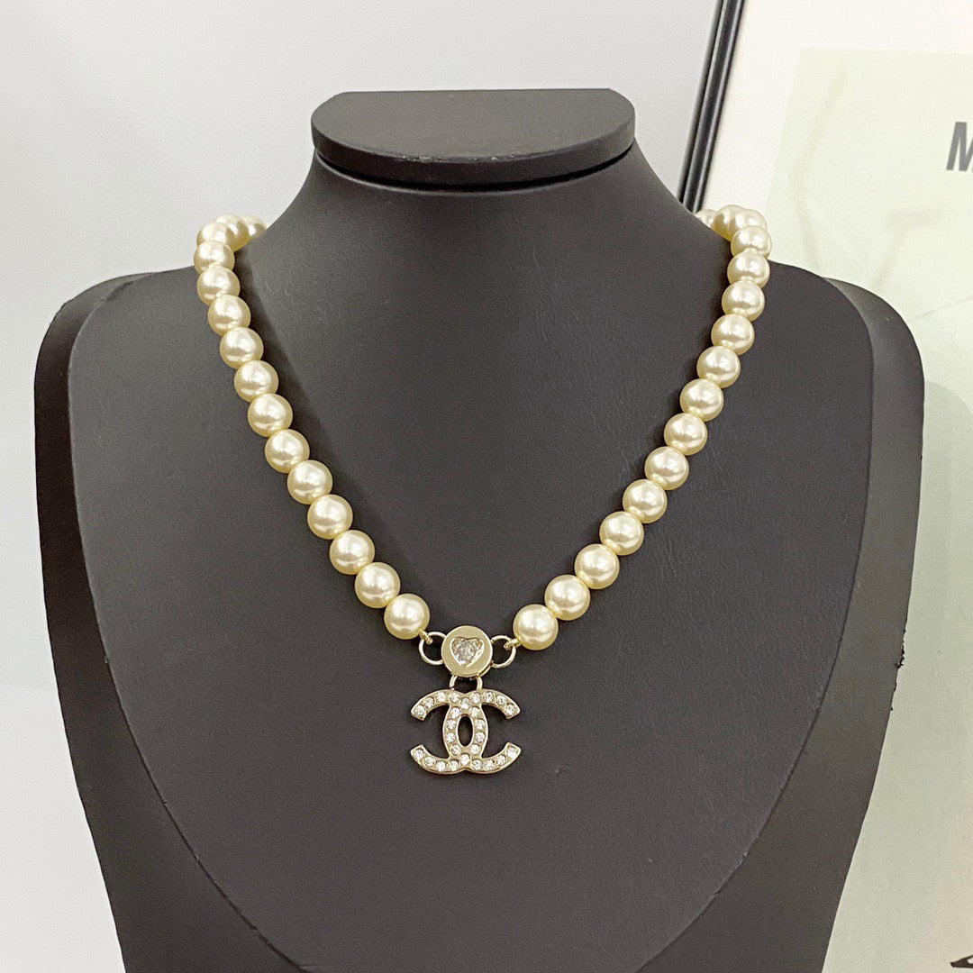 Pearl Pearl-Detail Pendant Necklace – Pearl Detail – Design 019 styled product view