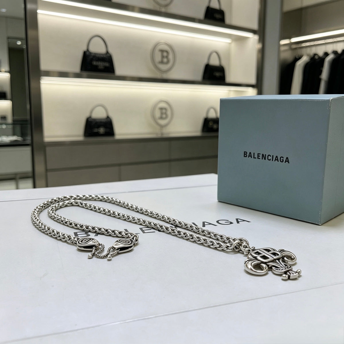 Geometric Emblem Pendant Necklace in Polished Metal-Tone – Vintage Detail – Design 039 side detail