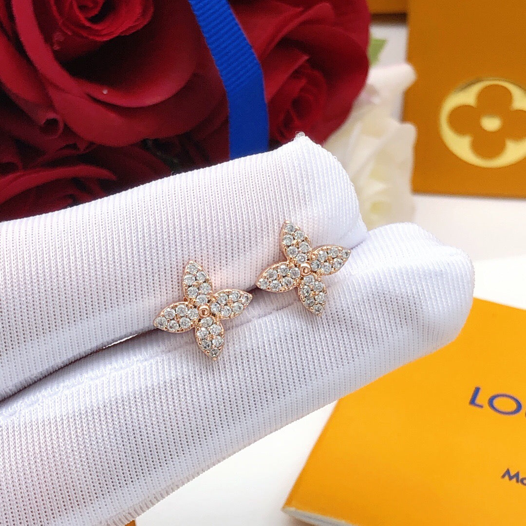 Geometric Emblem Stud Earrings in Rose-Gold-Tone – Rose Gold Detail – Design 003 side detail