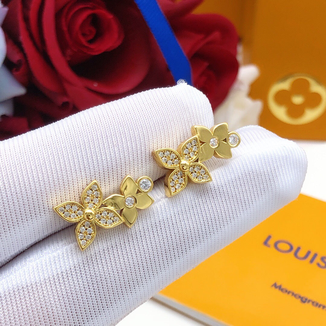 Star Stud Earrings in Silver-Tone – Silver Detail – Design 002 styled product view