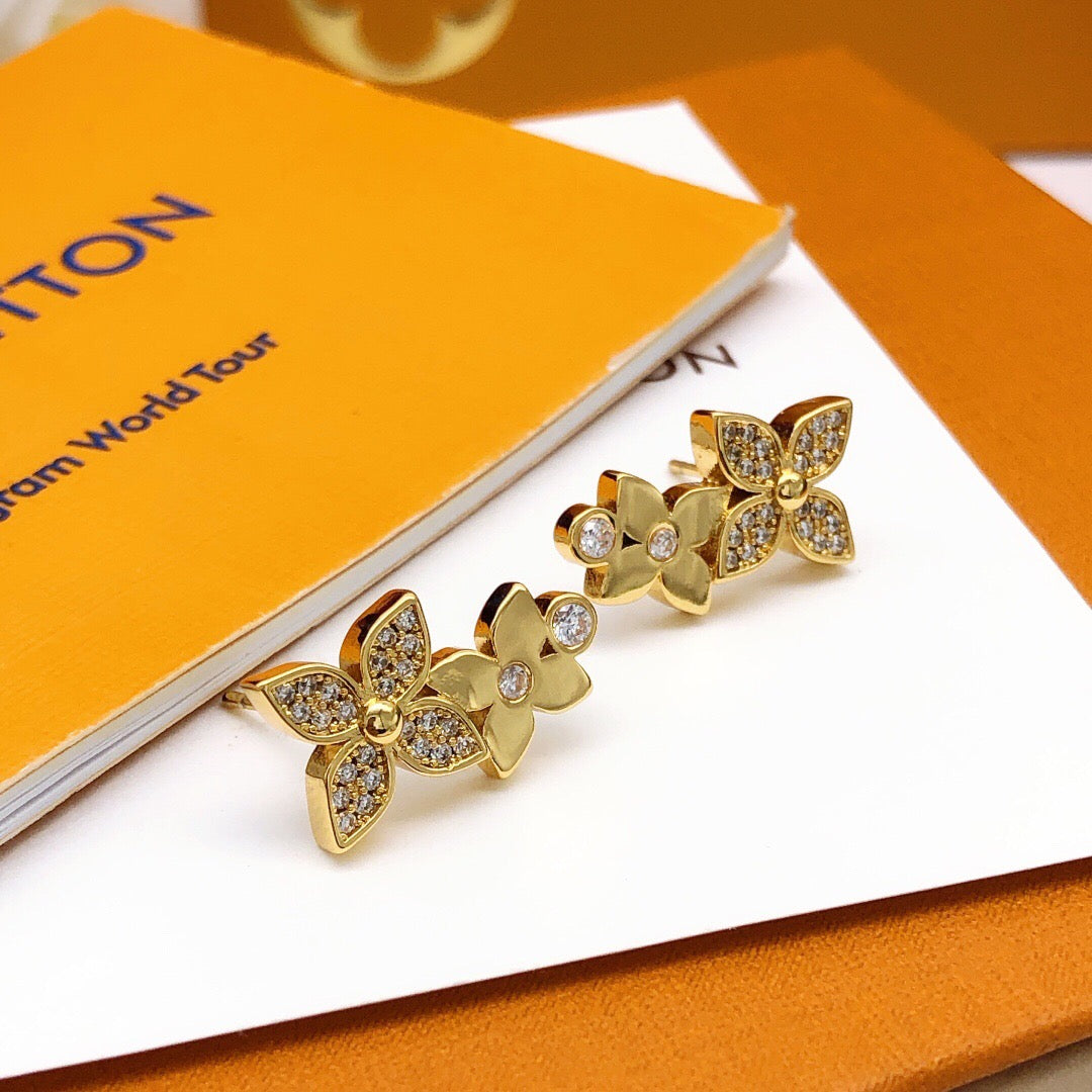 Star Stud Earrings in Silver-Tone – Silver Detail – Design 002 front product view