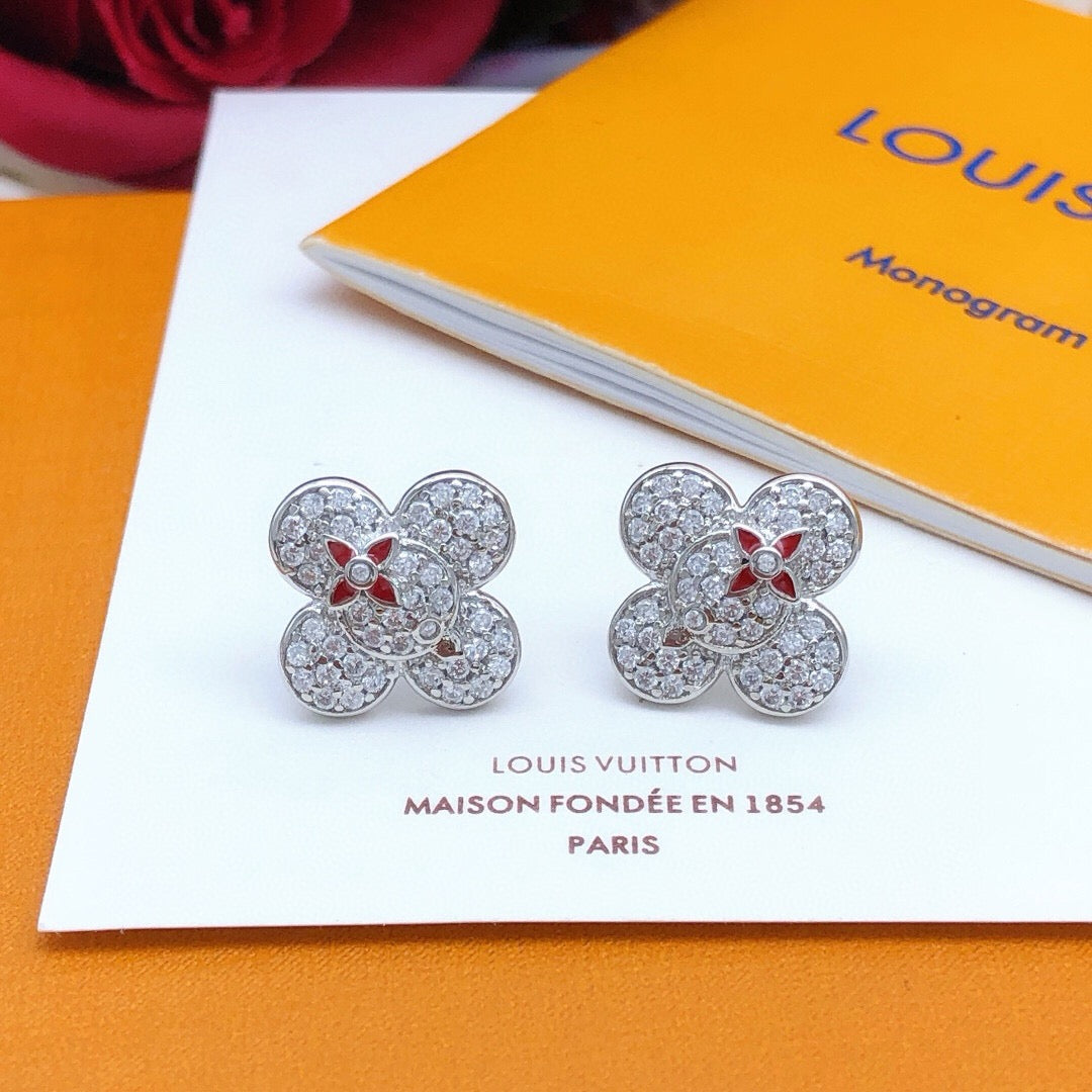 Floral Fashion Accessory – Silver Detail main product view