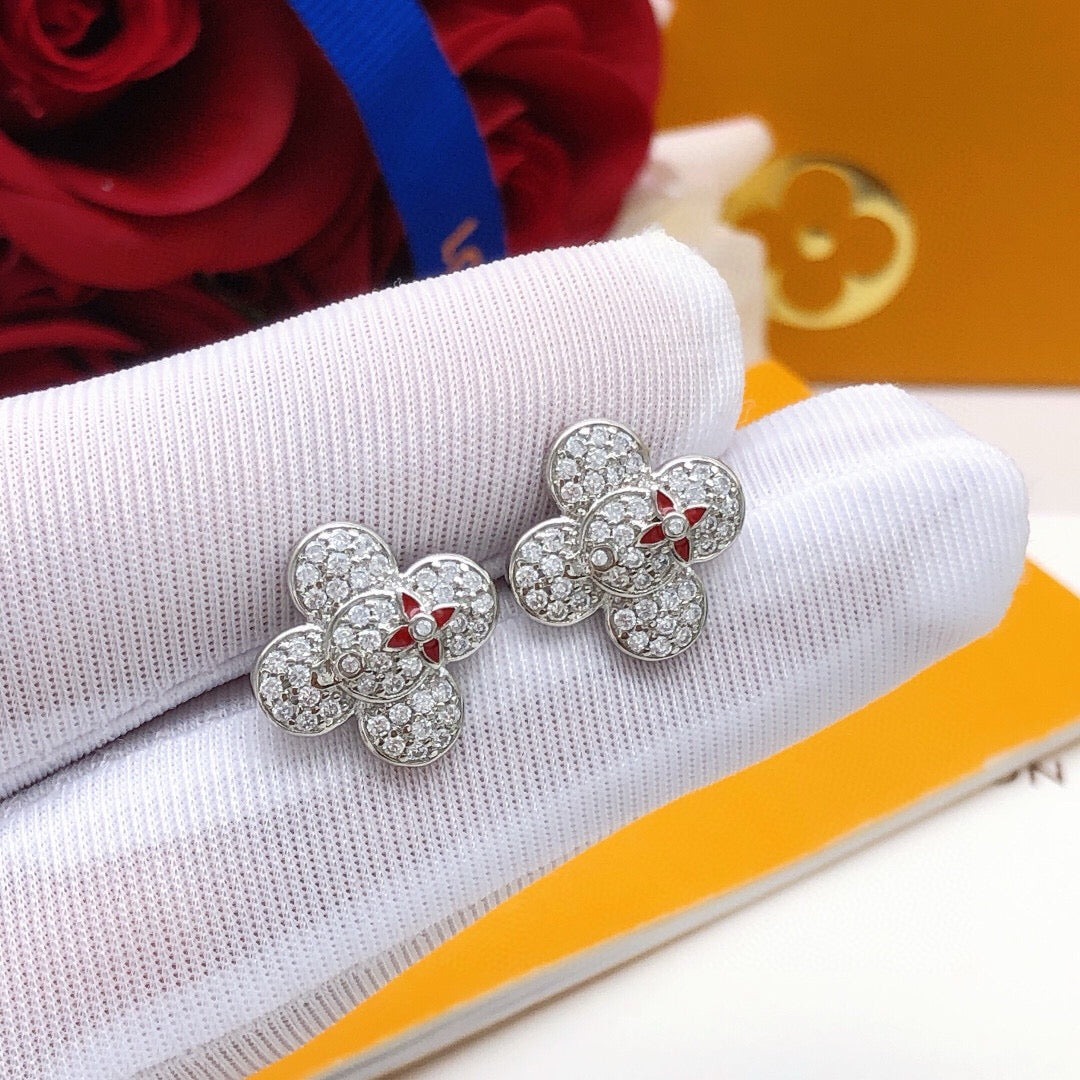 Floral Fashion Accessory – Silver Detail styled product view