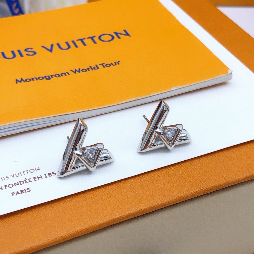 Geometric Emblem Stud Earrings in Silver-Tone – Silver Detail – Design 004 side detail