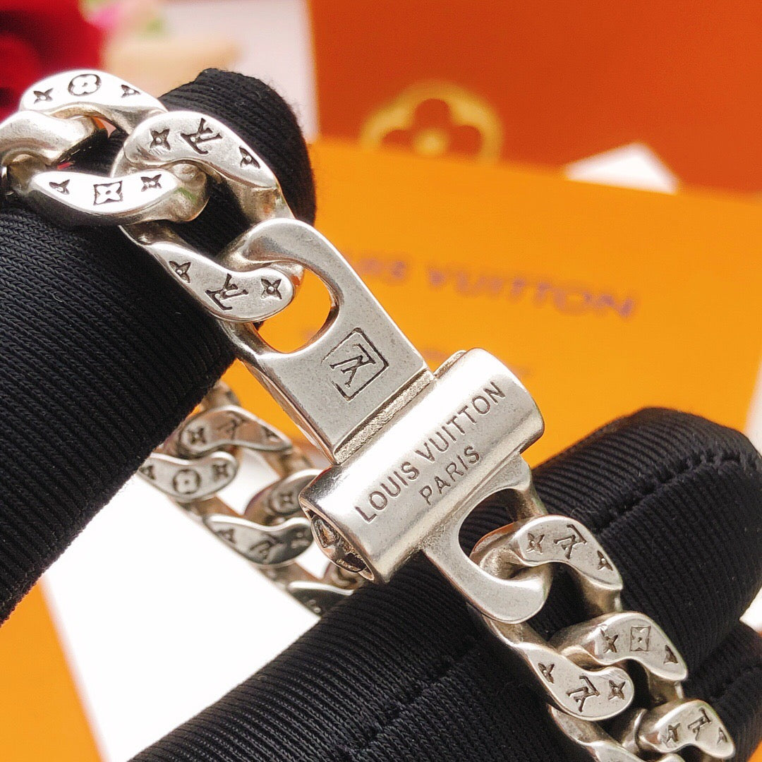 Geometric Emblem Bracelet in Silver-Tone – Silver Detail – Design 005 front product view