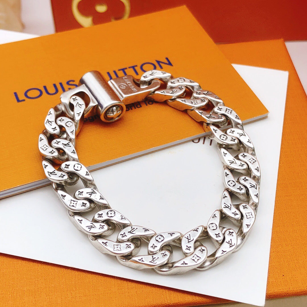 Geometric Emblem Bracelet in Silver-Tone – Silver Detail – Design 005 main product view