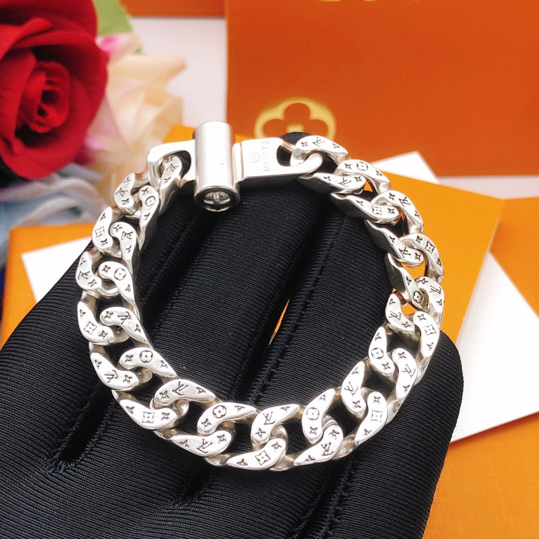 Geometric Emblem Bracelet in Silver-Tone – Silver Detail – Design 005 main product view