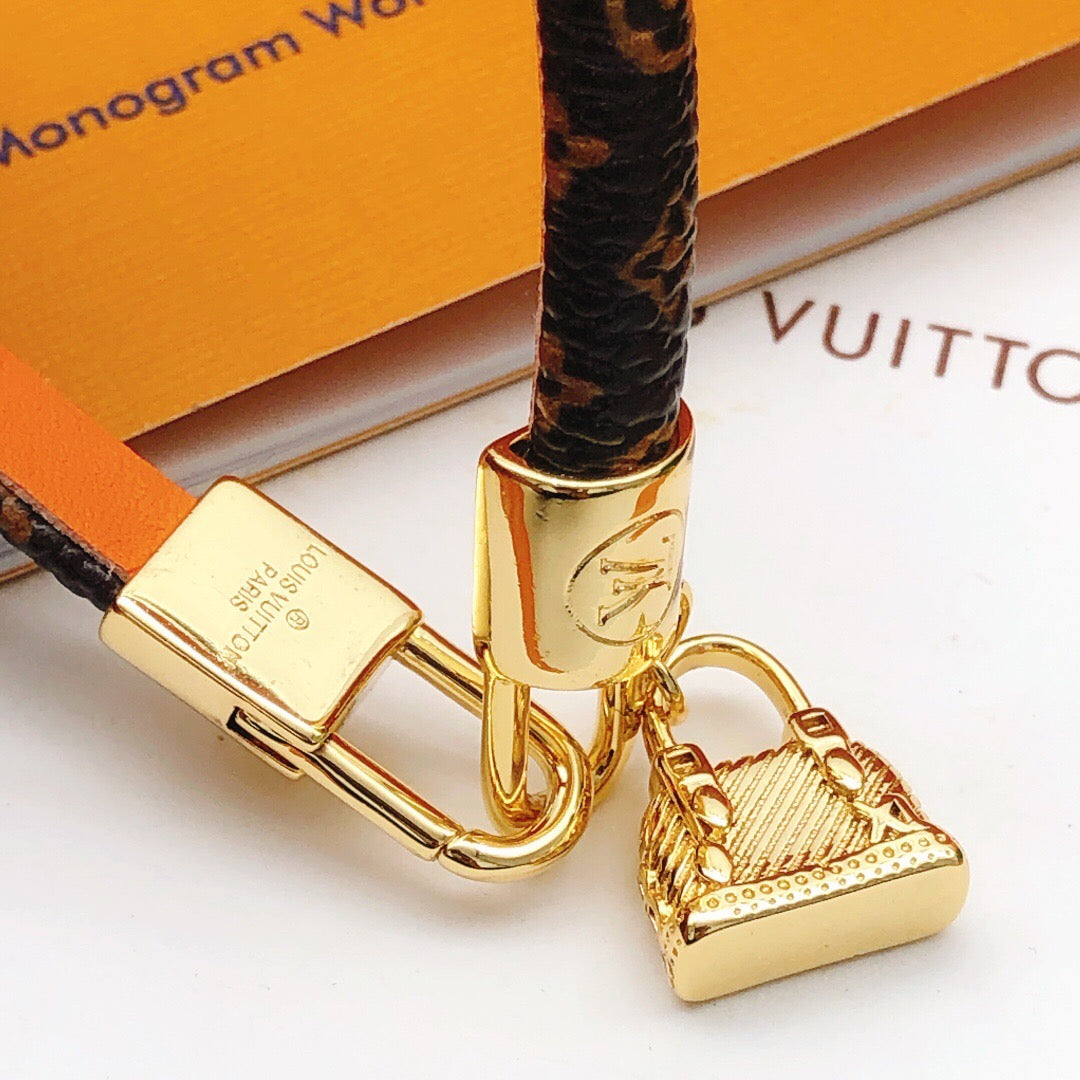 Geometric Emblem Bangle in Gold-Tone – Leather Detail – Design 002 side detail