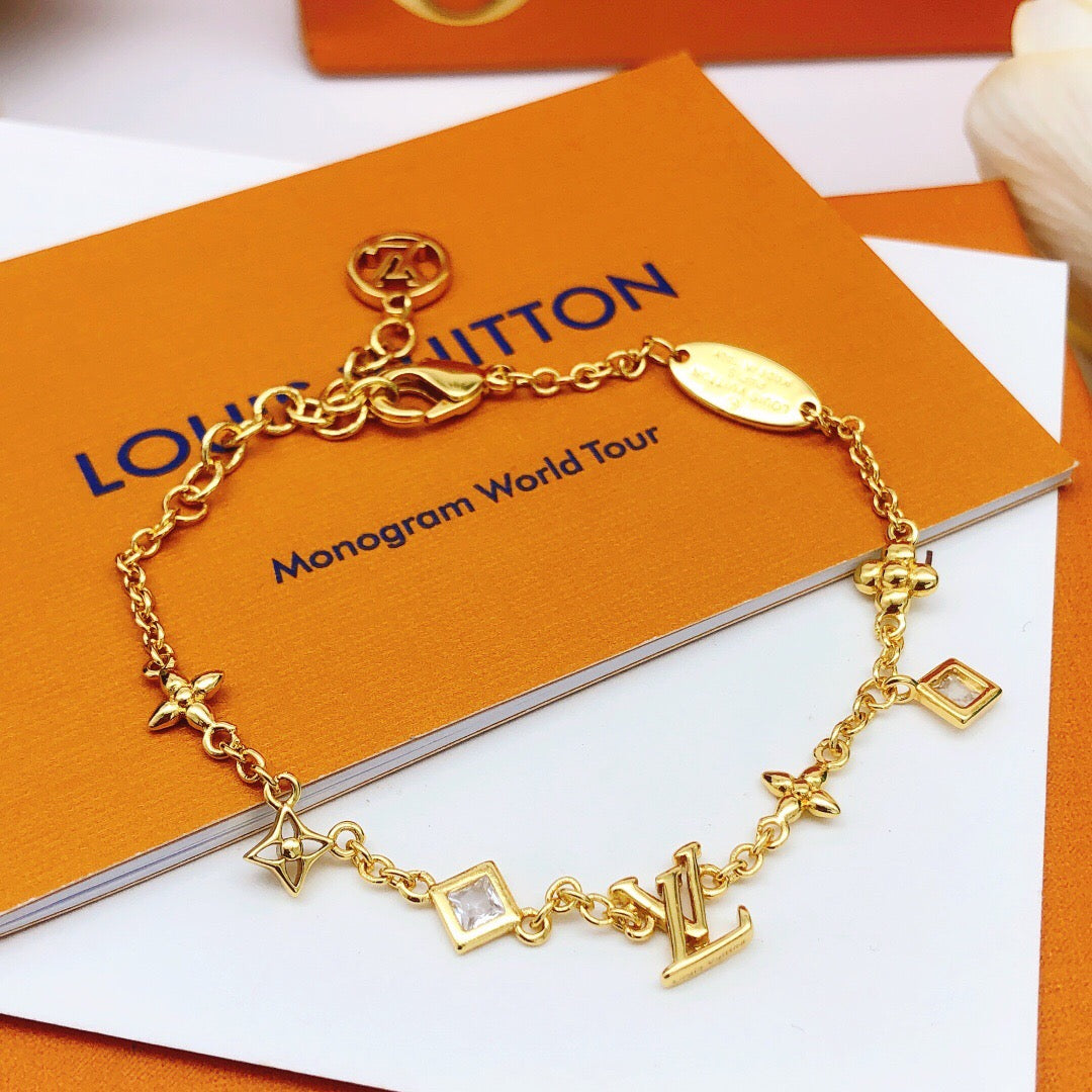 Geometric Emblem Bracelet in Gold-Tone – Design 015 side detail