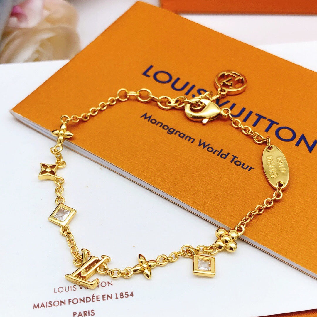 Geometric Emblem Bracelet in Gold-Tone – Design 015 detail view