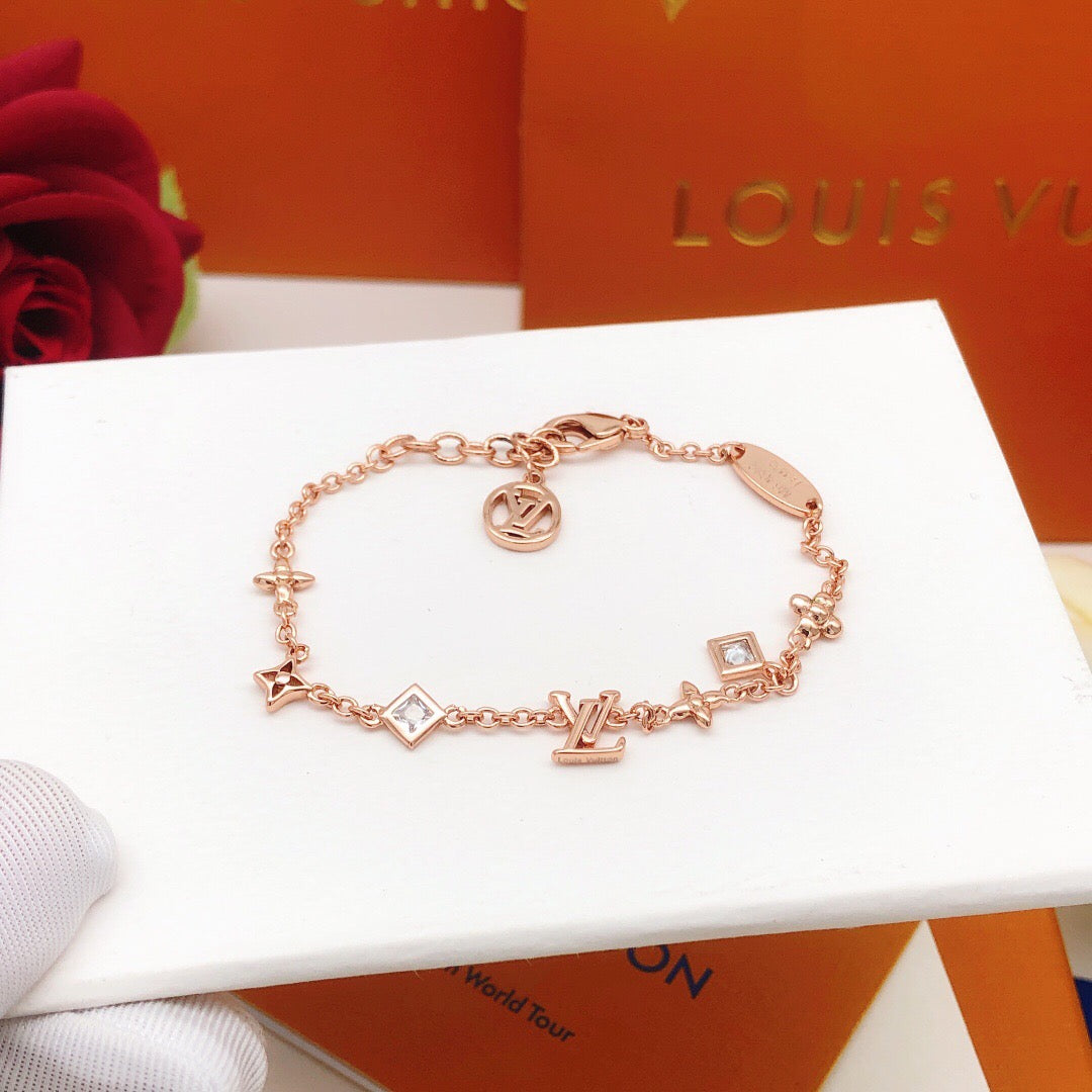 Geometric Emblem Bracelet in Rose-Gold-Tone – Rose Gold Detail – Design 006 detail view
