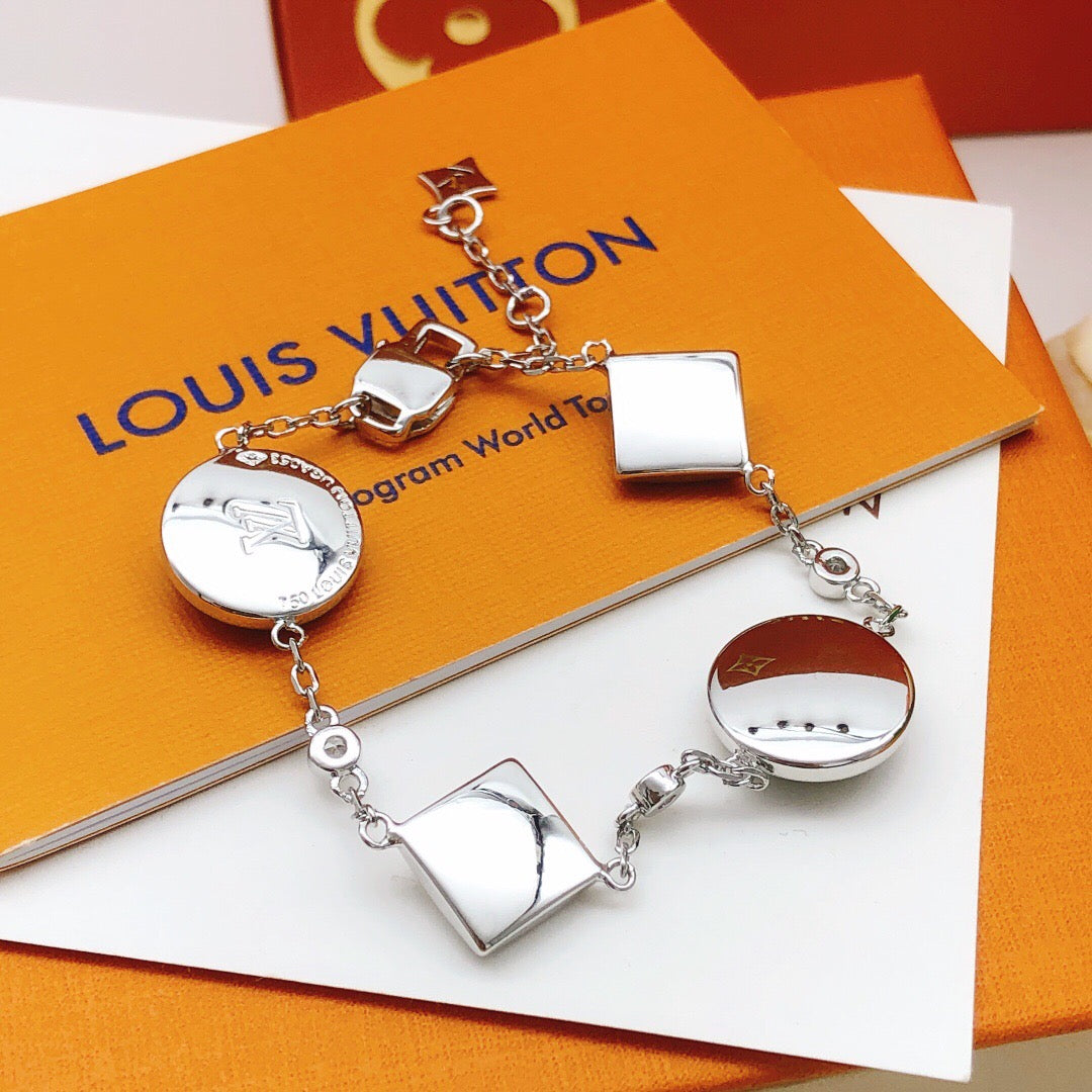 Geometric Emblem Bracelet in Silver-Tone – Silver Detail – Design 007 detail view