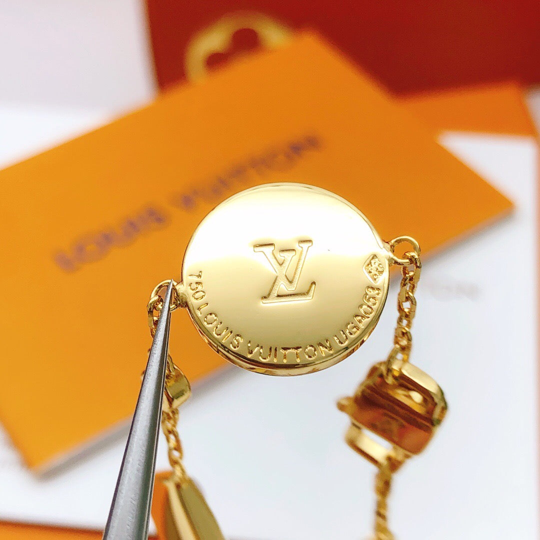 Geometric Emblem Bracelet in Gold-Tone – Design 023 close-up detail