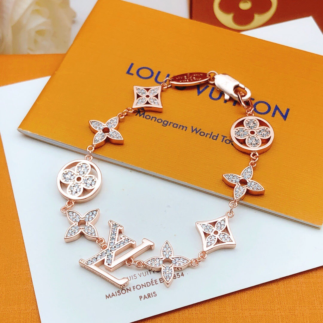 Geometric Emblem Bracelet in Rose-Gold-Tone – Rose Gold Detail – Design 005 detail view