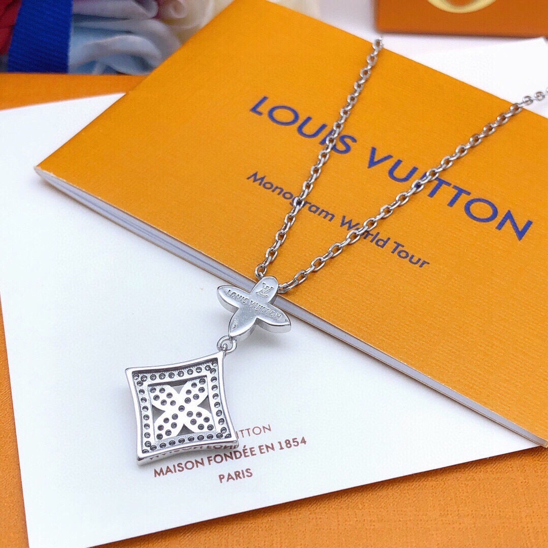 Geometric Emblem Pendant Necklace in Silver-Tone – Silver Detail – Design 002 side detail