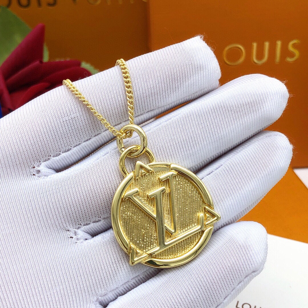 Round Pendant Necklace in Gold-Tone – Design 004 side detail