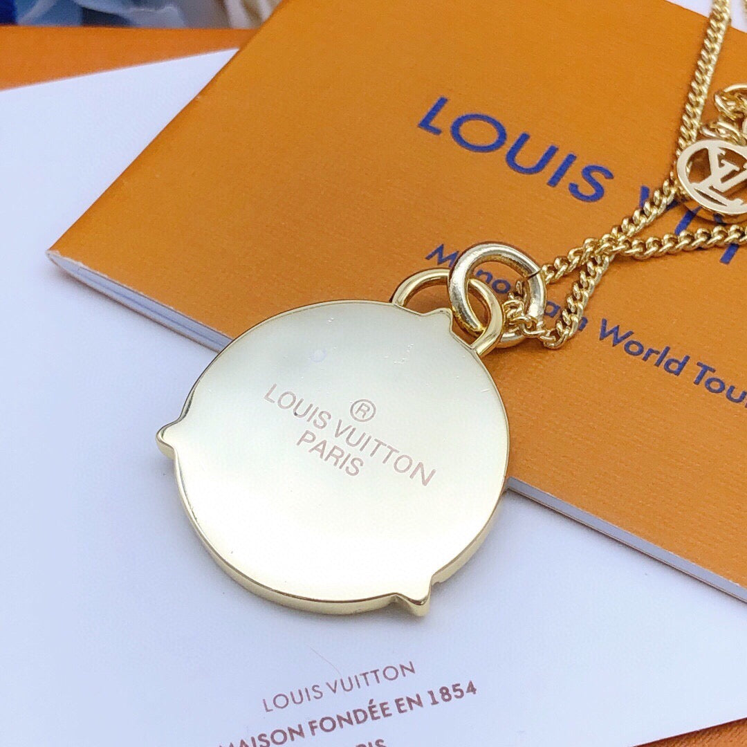 Round Pendant Necklace in Gold-Tone – Design 003 close-up detail