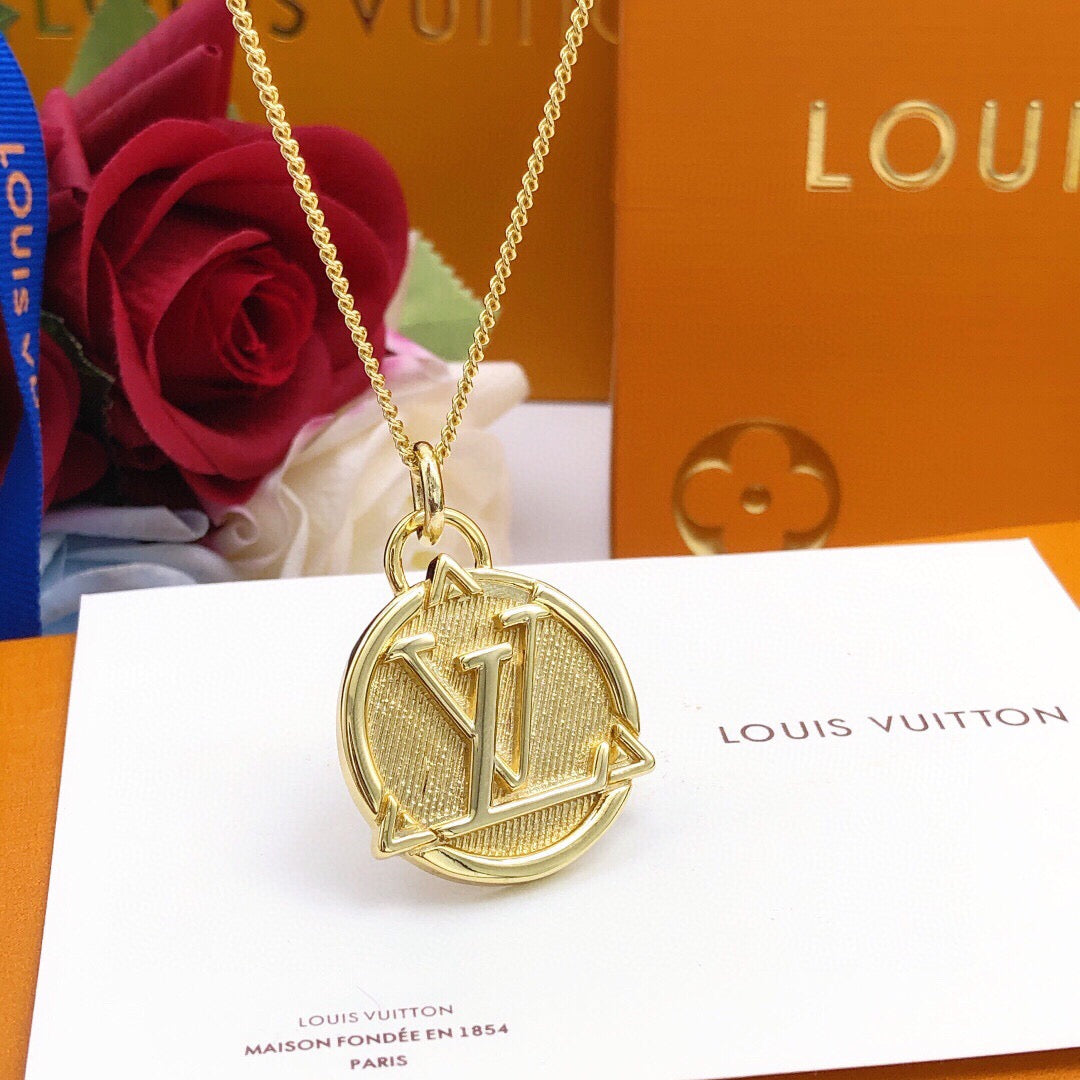 Round Pendant Necklace in Gold-Tone – Design 003 main product view