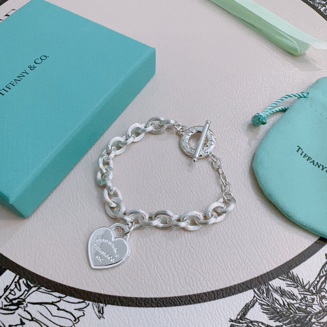 Signature Motif Bracelet in Silver-Tone – Vintage Detail – Design 18 detail view