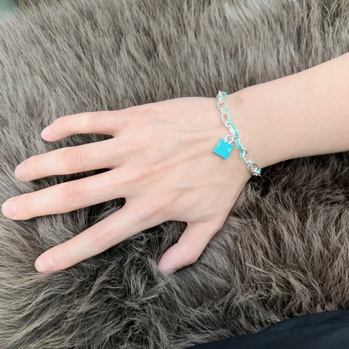 Signature Motif Bracelet in Silver-Tone – Vintage Detail – Design 17 side detail