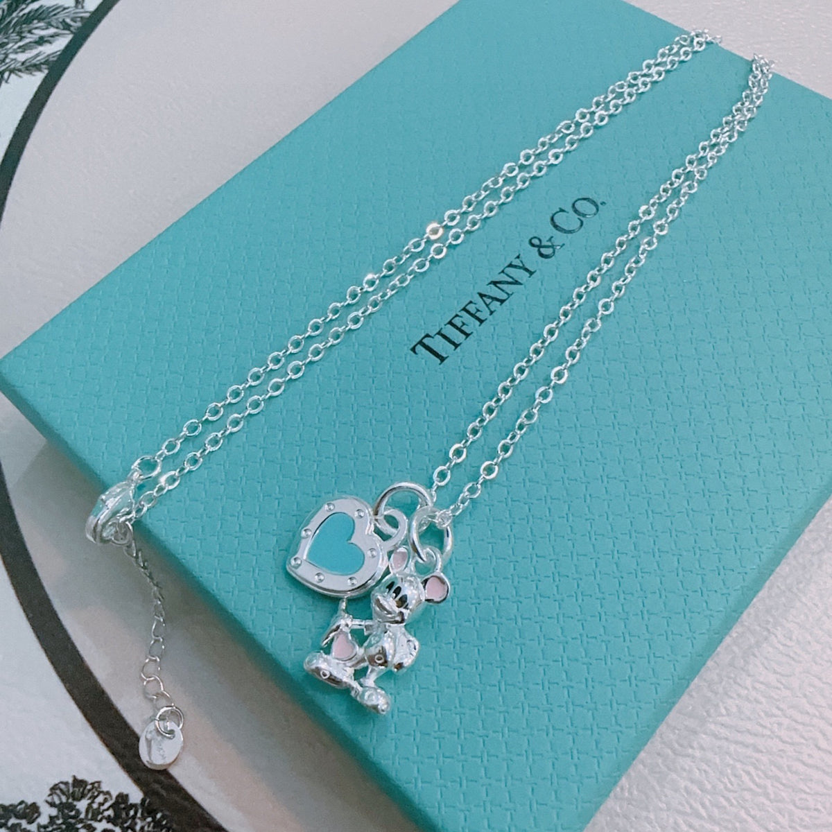 Signature Motif Jewelry Accessory in Silver-Tone – 45 cm – Design 05 main product view