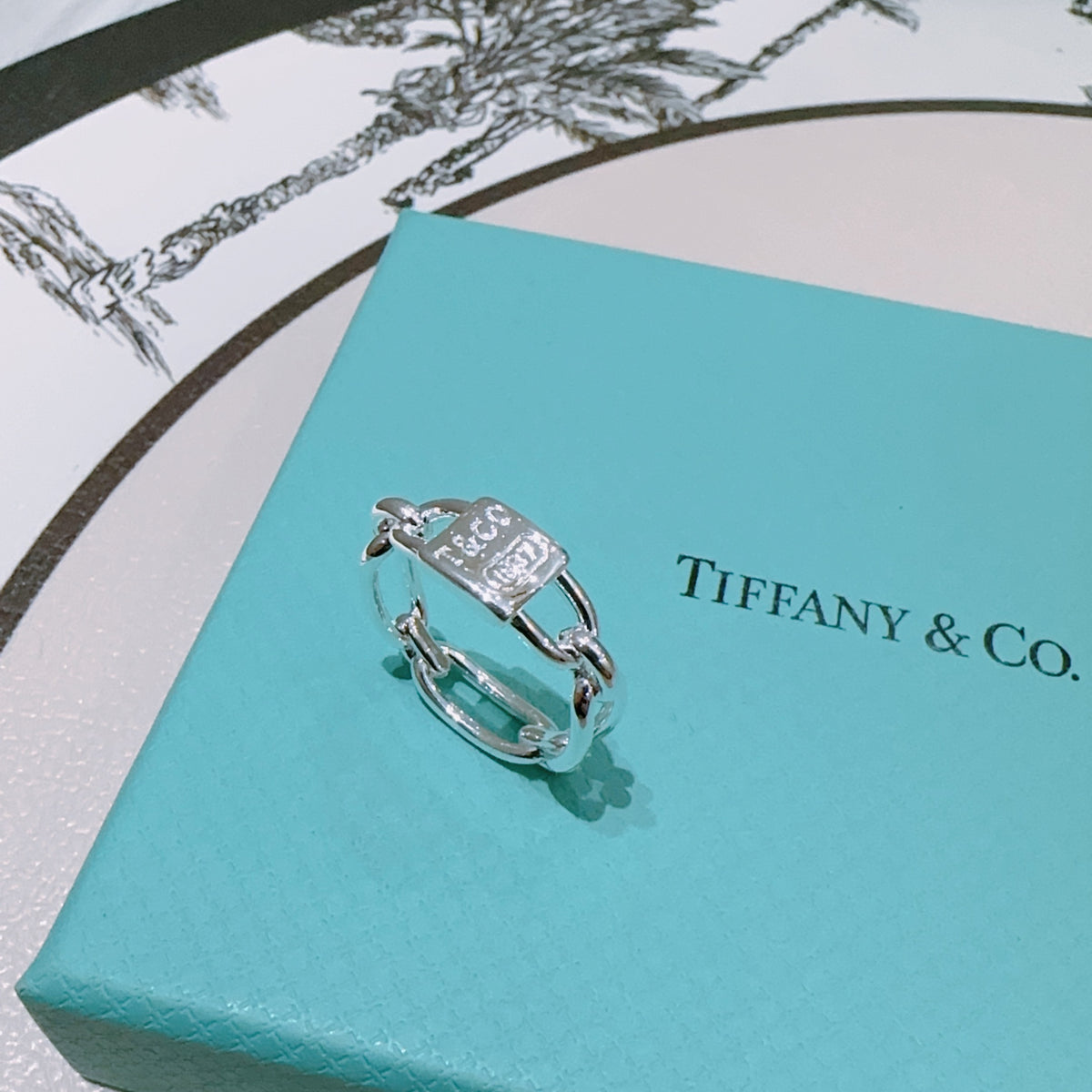 Signature Motif Statement Ring in Silver-Tone – Design 01 side detail