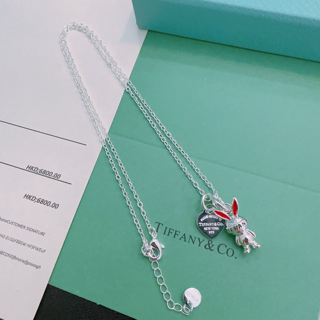Signature Motif Jewelry Accessory in Silver-Tone – 45 cm – Design 03 detail view