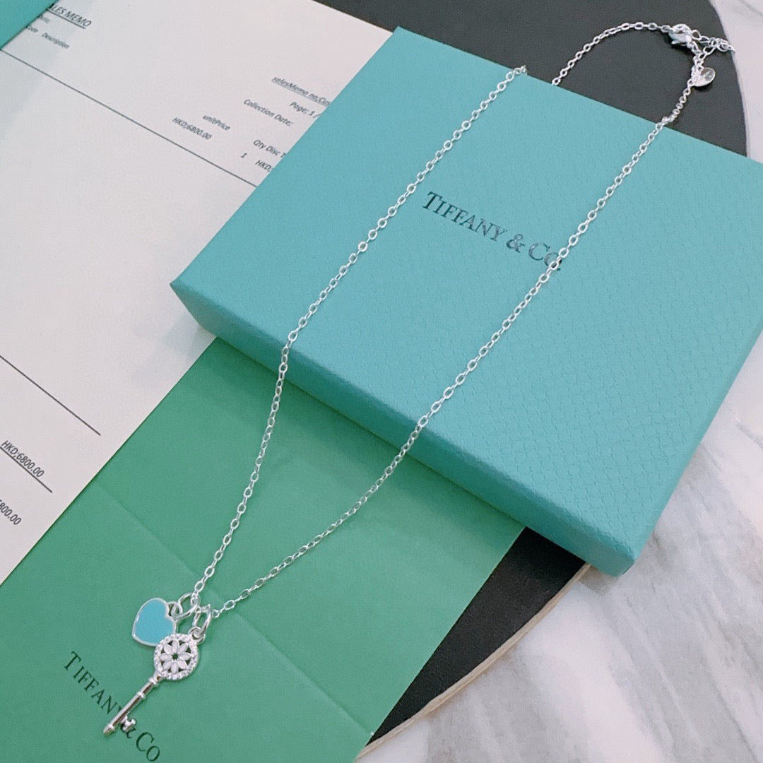 Signature Motif Jewelry Accessory in Silver-Tone – 45 cm detail view