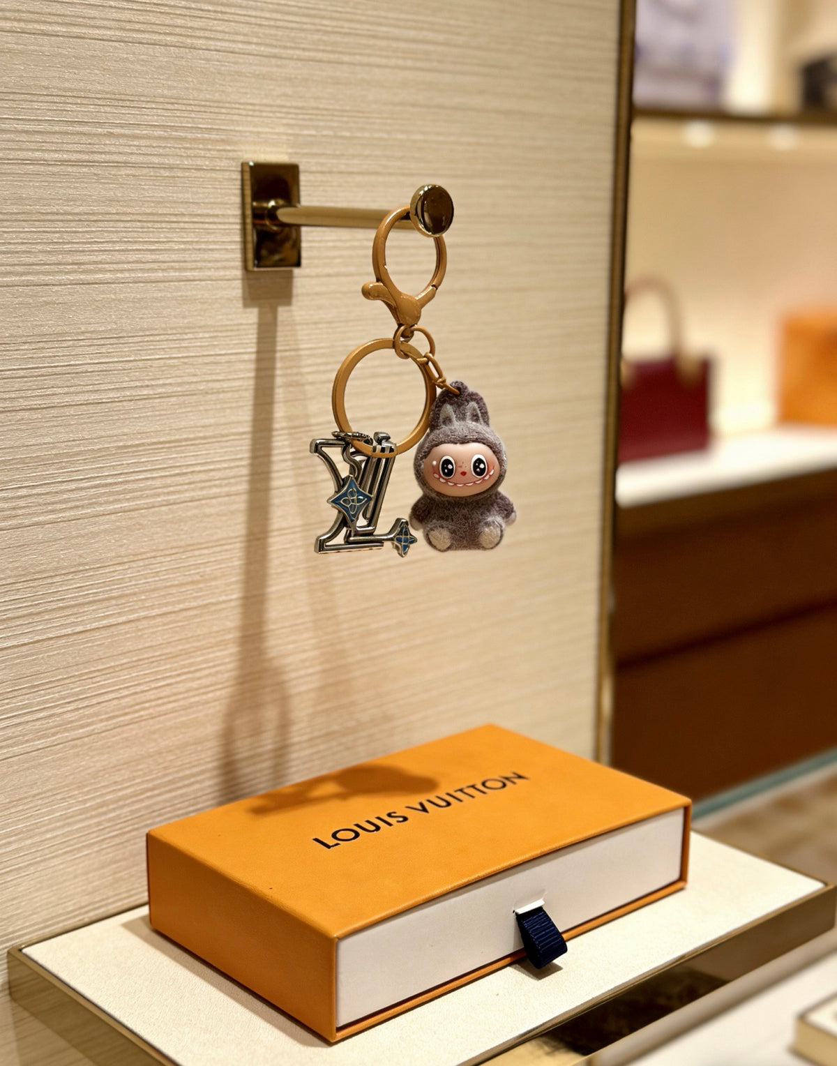 Bag Motif Keychain – Bag Detail – Design 020 styled product view