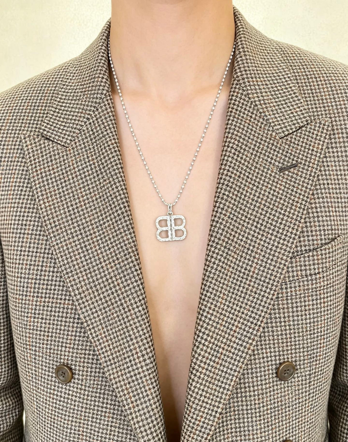 Geometric Emblem Pendant Necklace in Polished Metal-Tone – Vintage Detail – Design 007 detail view