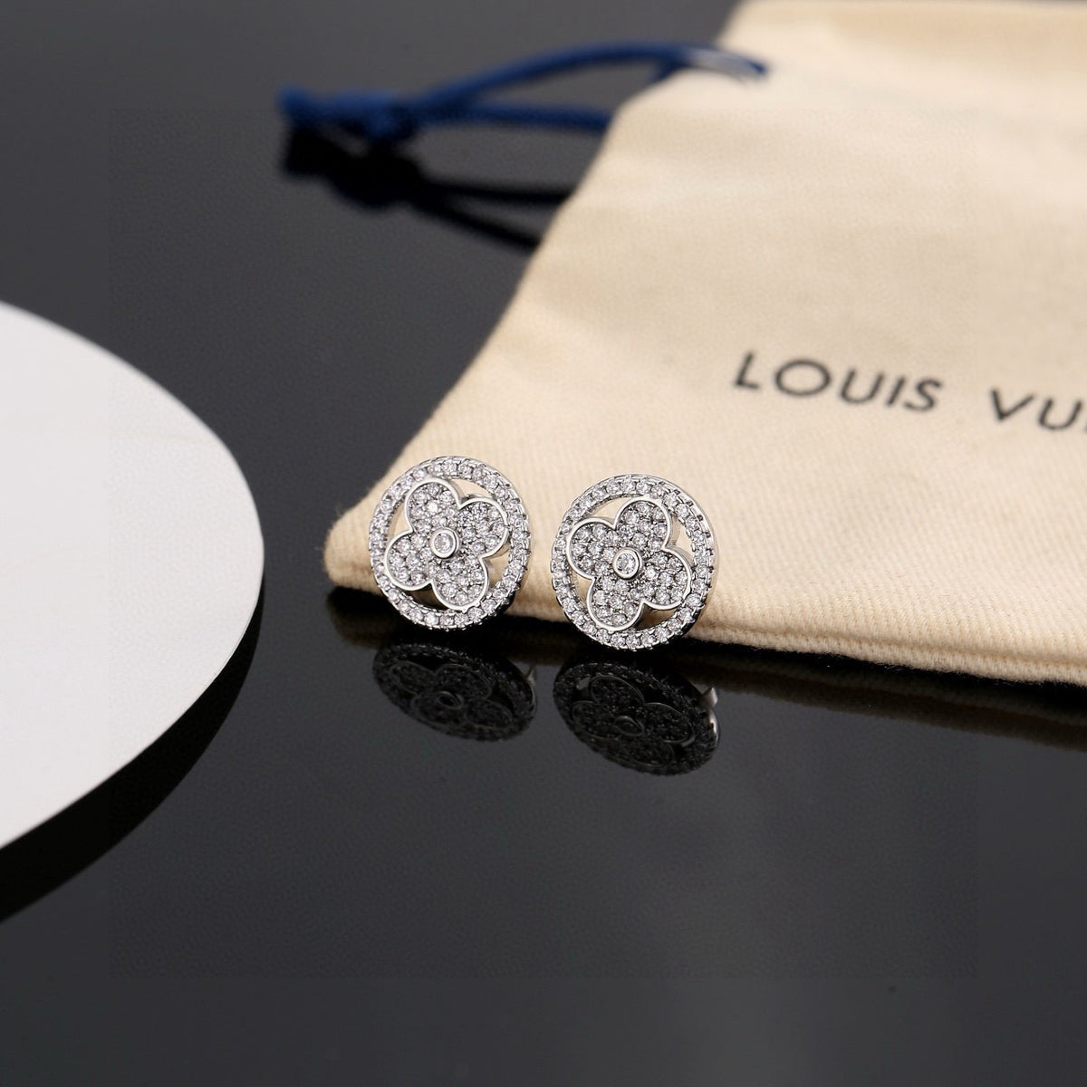 Geometric Emblem Stud Earrings in Polished Metal-Tone – Design 002 detail view