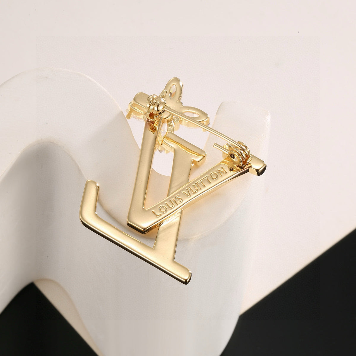 Letter Emblem Brooch in Polished Metal-Tone – Design 001 close-up detail