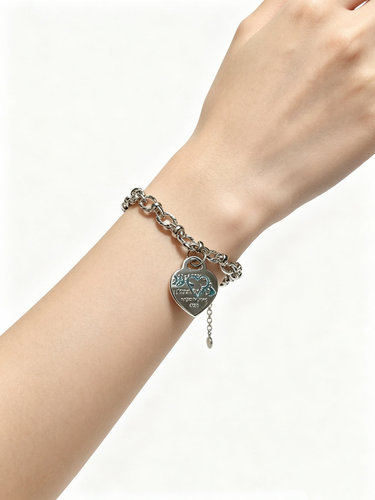 Signature Motif Bracelet in Silver-Tone – Vintage Detail – Design 07 detail view