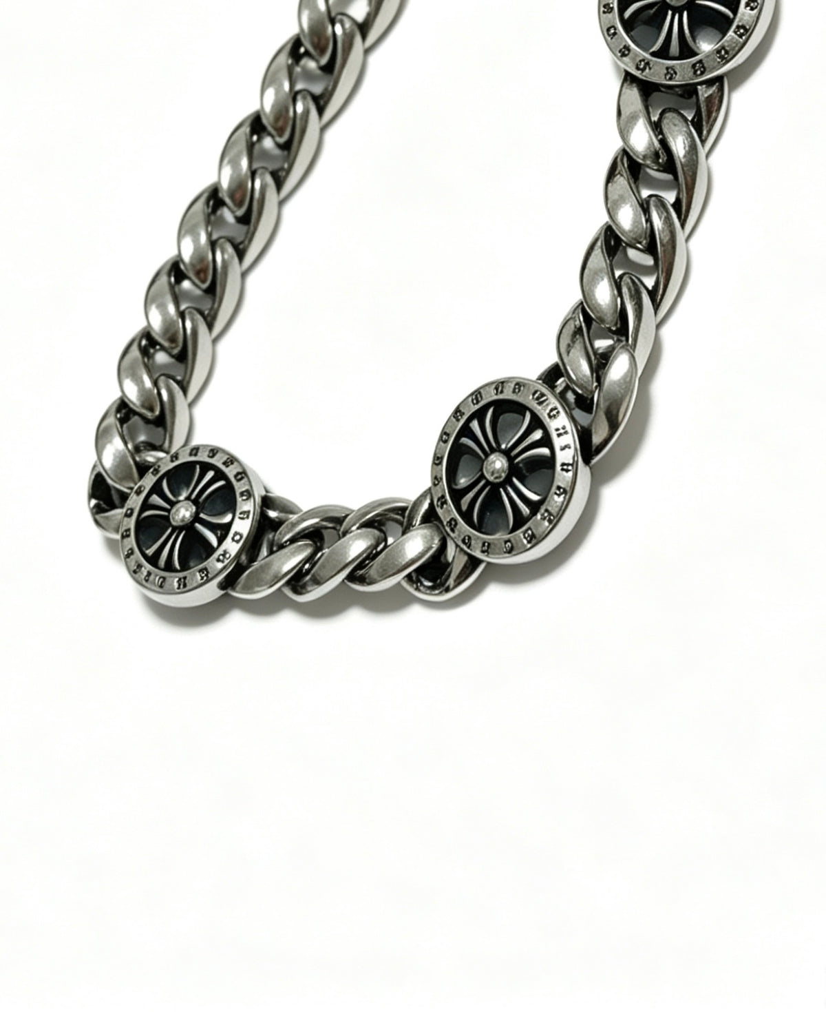Cross Cuban-Link Bracelet in Antique Silver-Tone – Cuban Link – Design 02 close-up detail