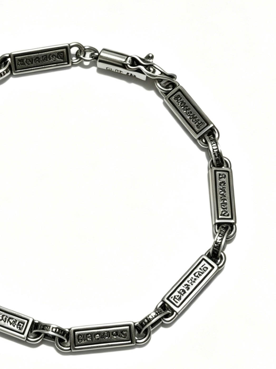 Cross Cuban-Link Bracelet in Antique Silver-Tone – Cuban Link side detail