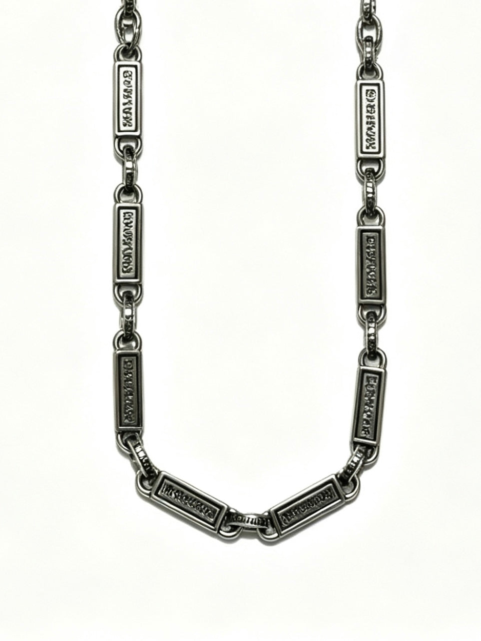 Cross Cuban-Link Bracelet in Antique Silver-Tone – Cuban Link close-up detail