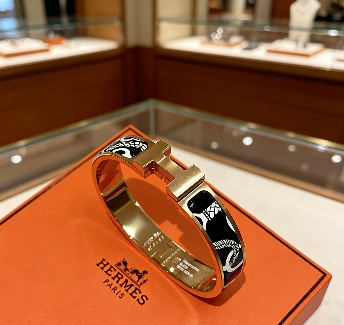 Horse Bangle in Gold-Tone – Enamel Detail – Design 003 front product view